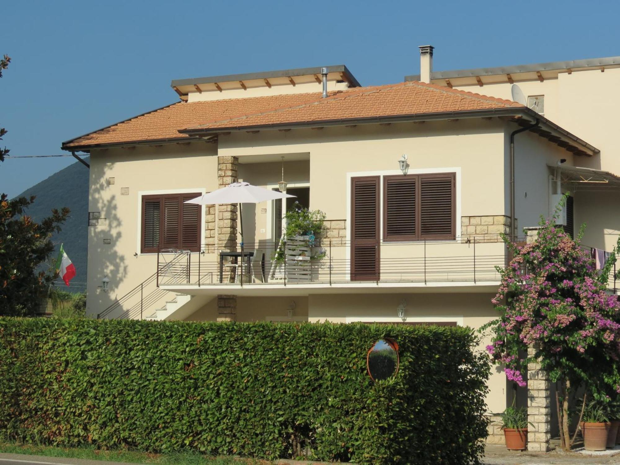 Casa Vacanze “Bouganville” Loc Avane Pisa Vecchiano Luaran gambar