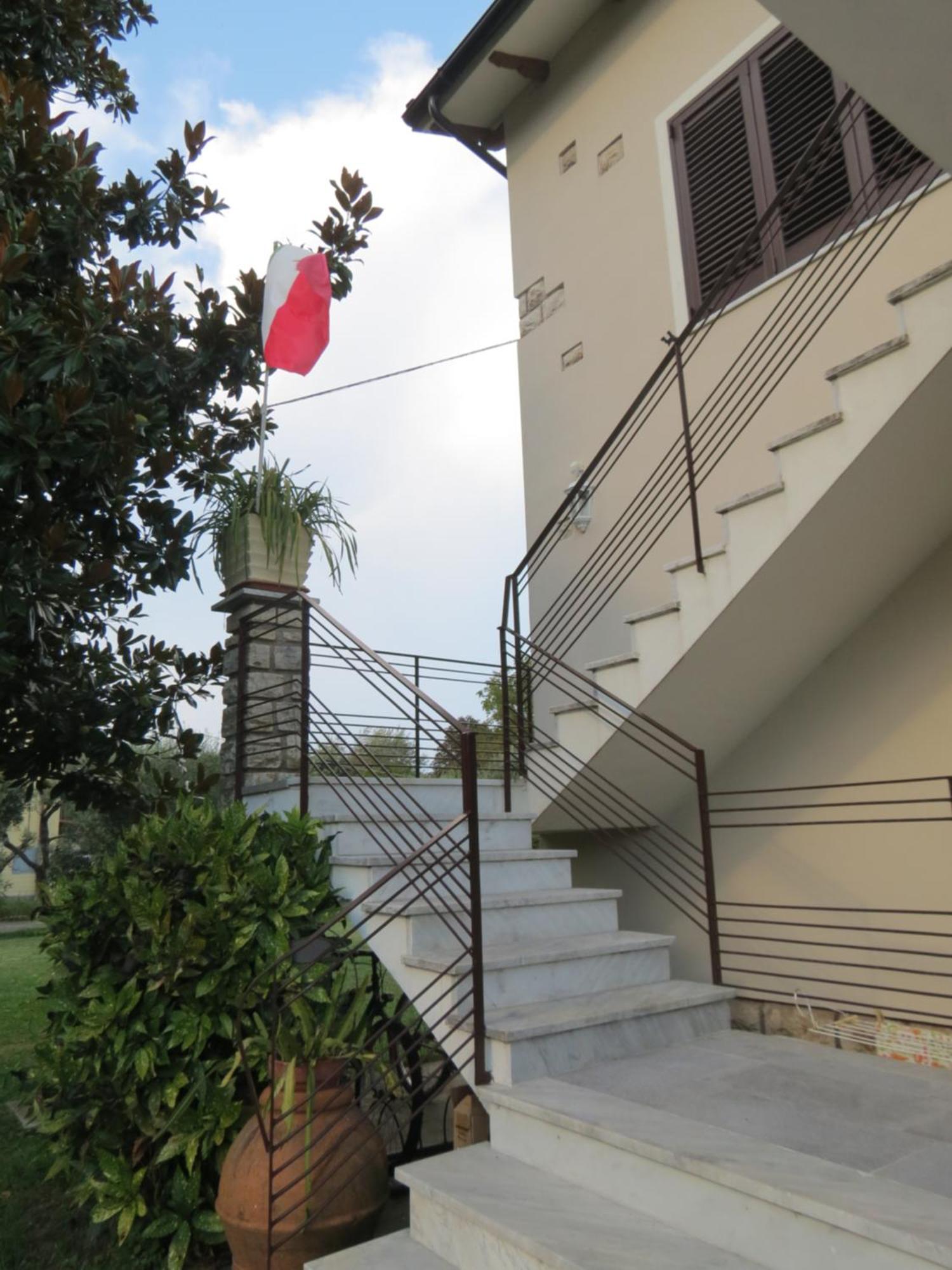 Casa Vacanze “Bouganville” Loc Avane Pisa Vecchiano Luaran gambar