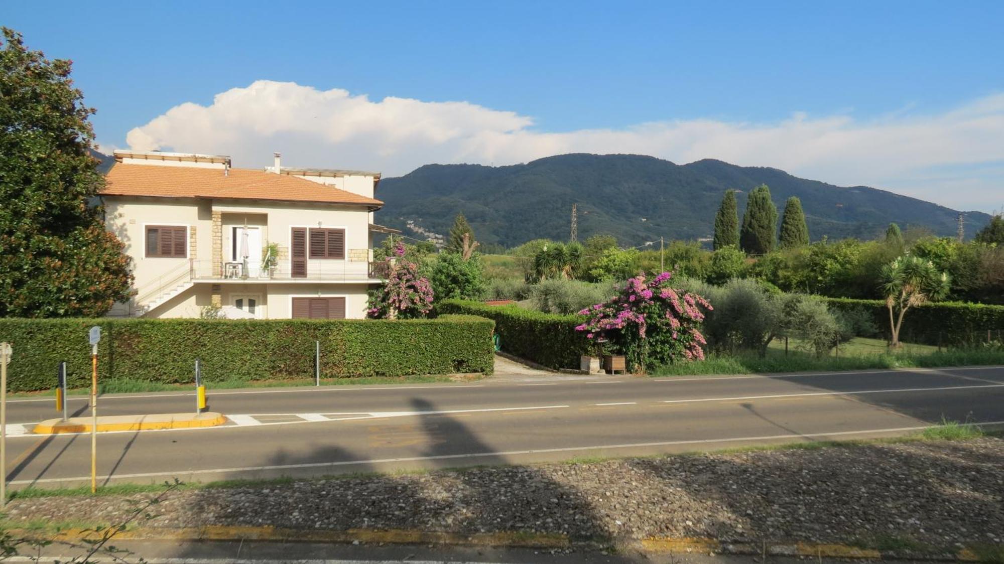Casa Vacanze “Bouganville” Loc Avane Pisa Vecchiano Luaran gambar